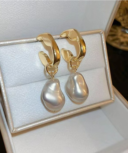 Ritomo De Ricco(リトモ・デ・リコ)の「シルバー925ポスト・バロックパールピアス(ピアス(両耳用)・レディース・ゴールド・FREE)」の9枚目の写真