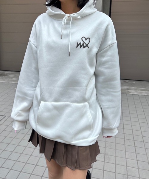 merrylatte（メリーラテ）の「メリラテハートデザインパーカー（パーカー・レディース・ホワイト・LARGE/X-LARGE/SMALL）」の2枚目の写真