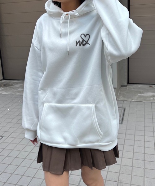 merrylatte（メリーラテ）の「メリラテハートデザインパーカー（パーカー・レディース・ホワイト・LARGE/X-LARGE/SMALL）」の3枚目の写真