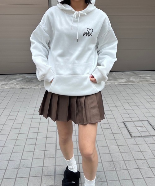 merrylatte（メリーラテ）の「メリラテハートデザインパーカー（パーカー・レディース・ホワイト・LARGE/X-LARGE/SMALL）」の4枚目の写真