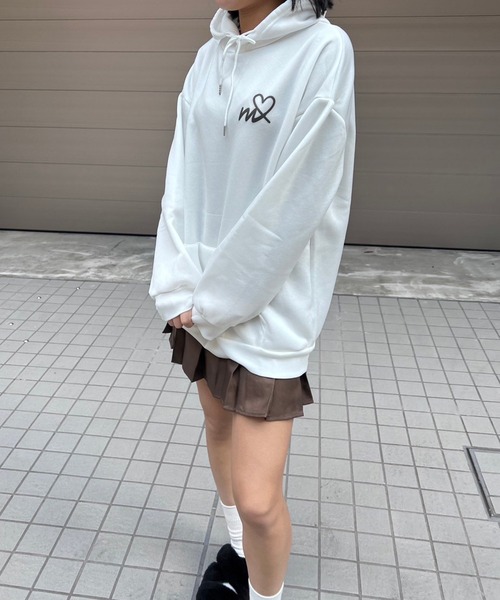 merrylatte（メリーラテ）の「メリラテハートデザインパーカー（パーカー・レディース・ホワイト・LARGE/X-LARGE/SMALL）」の6枚目の写真