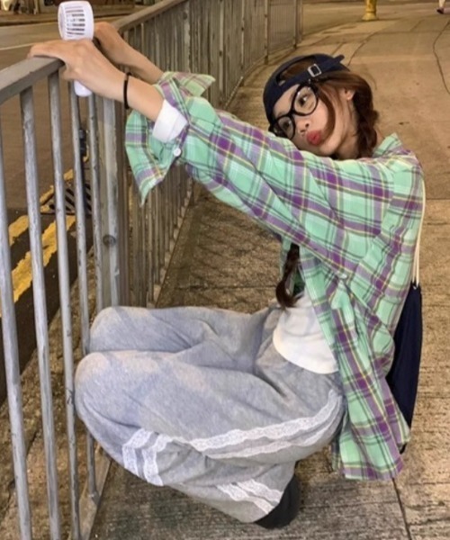 SHEENA(シーナ)の「サイドレースラインワイドスウェットパンツ(スウェットパンツ・レディース・グレー・M)」の4枚目の写真