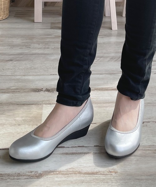 LUGG NAGG(ラグナグ)の「【addottona】ストレッチフィットコンフォートパンプス(パンプス・レディース・ブラック/ガンメタ/シルバー/ブラック系その他・LL/L/M/S)」の3枚目の写真
