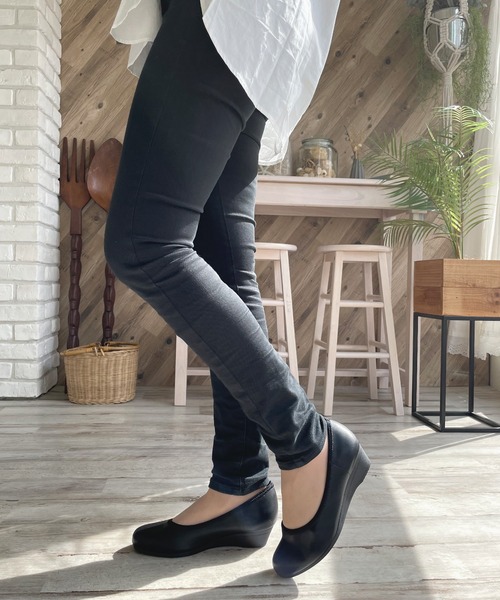 LUGG NAGG(ラグナグ)の「【addottona】ストレッチフィットコンフォートパンプス(パンプス・レディース・ブラック/ガンメタ/シルバー/ブラック系その他・LL/L/M/S)」の1枚目の写真