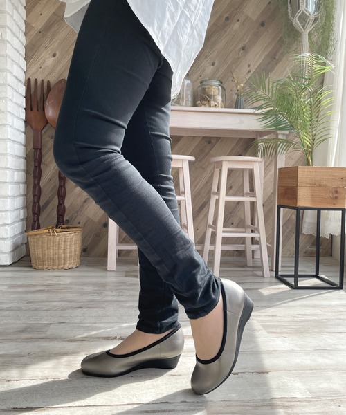 LUGG NAGG(ラグナグ)の「【addottona】ストレッチフィットコンフォートパンプス(パンプス・レディース・ブラック/ガンメタ/シルバー/ブラック系その他・LL/L/M/S)」の17枚目の写真