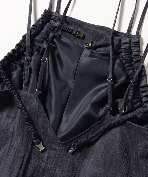 Ray BEAMS（レイビームス）の「RBS / フィブリル サテン キャミ ワンピース（ワンピース・レディース・ダークブラウン/ネイビー・0/1）」の15枚目の写真