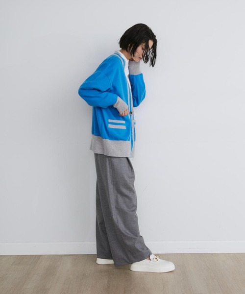 YVON(イヴォン)の「配色Vネックカーディガン(カーディガン/ボレロ・レディース・ブルー・9号)」の10枚目の写真