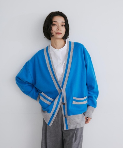 YVON(イヴォン)の「配色Vネックカーディガン(カーディガン/ボレロ・レディース・ブルー・9号)」の11枚目の写真