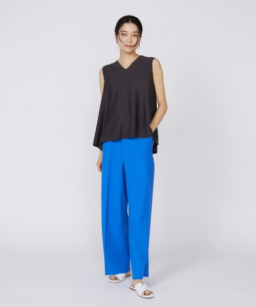 INED（イネド）の「シェルタリングドライ美脚ワイドパンツ（その他パンツ・レディース・ネイビー/ベージュ/ブルー/オフホワイト・11号/9号/7号）」の5枚目の写真