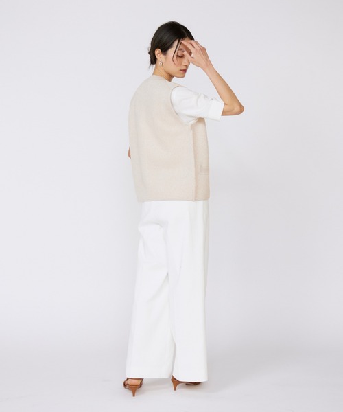 INED（イネド）の「シェルタリングドライ美脚ワイドパンツ（その他パンツ・レディース・ネイビー/ベージュ/ブルー/オフホワイト・11号/9号/7号）」の16枚目の写真