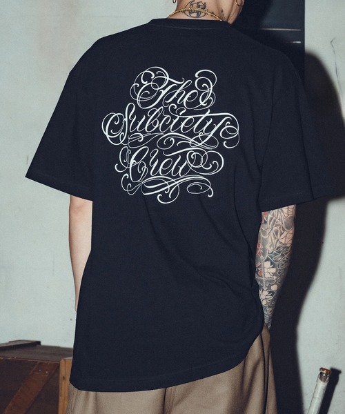 Subciety(サブサエティ)の「Club tee(Tシャツ/カットソー・メンズ・ブラック×ホワイト/ホワイト×ピンク/ブラック×ブラック/ホワイト×ブラック・SMALL/MEDIUM/LARGE/X-LARGE/XX-LARGE)」の3枚目の写真