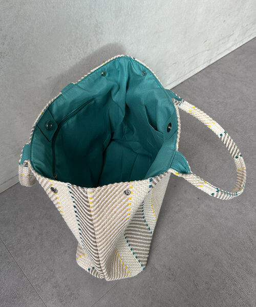 Chez toi(シェトワ)の「MIX/ストライプ柄トート(トートバッグ・レディース・ブラック/ベージュ/オレンジ/ブラウン・FREE)」の11枚目の写真