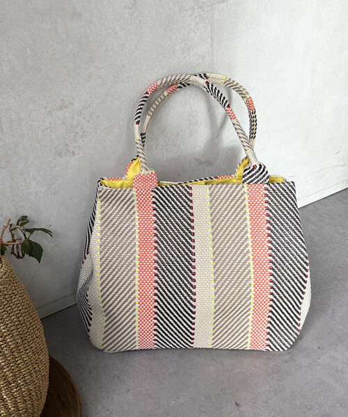 Chez toi(シェトワ)の「MIX/ストライプ柄トート(トートバッグ・レディース・ブラック/ベージュ/オレンジ/ブラウン・FREE)」の13枚目の写真