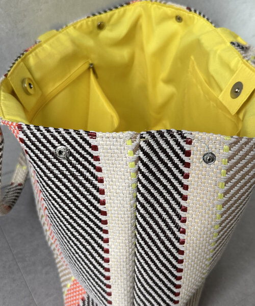 Chez toi(シェトワ)の「MIX/ストライプ柄トート(トートバッグ・レディース・ブラック/ベージュ/オレンジ/ブラウン・FREE)」の5枚目の写真