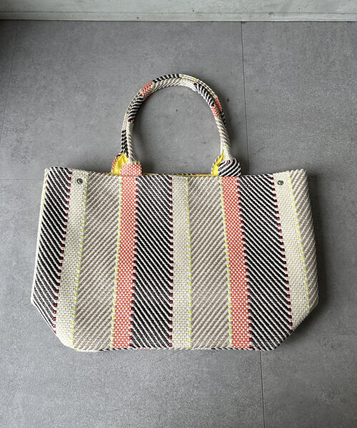Chez toi(シェトワ)の「MIX/ストライプ柄トート(トートバッグ・レディース・ブラック/ベージュ/オレンジ/ブラウン・FREE)」の9枚目の写真