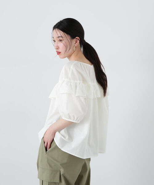 N.（N. Natural Beauty Basic）（エヌエヌナチュラルビューティーベーシック）の「ラッフルバイカラーリボンブラウス（シャツ/ブラウス・レディース・オフホワイト/ブルー/ベージュ・MEDIUM）」の4枚目の写真