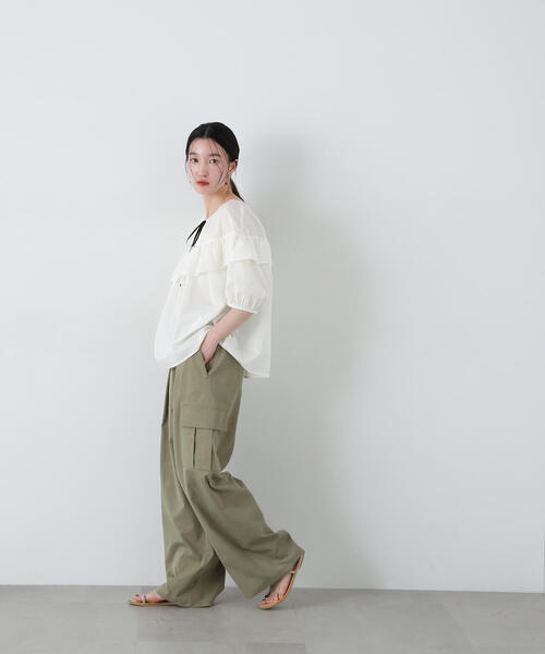 N.（N. Natural Beauty Basic）（エヌエヌナチュラルビューティーベーシック）の「ラッフルバイカラーリボンブラウス（シャツ/ブラウス・レディース・オフホワイト/ブルー/ベージュ・MEDIUM）」の9枚目の写真