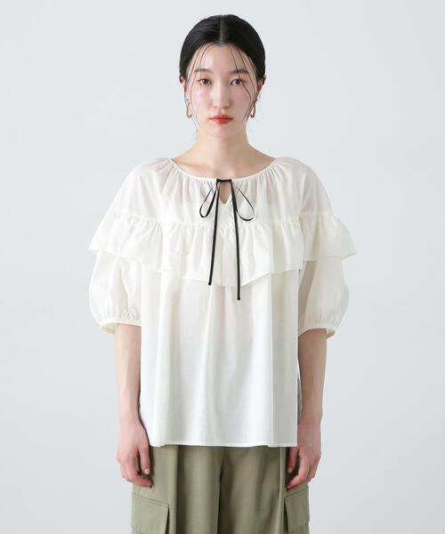 N.（N. Natural Beauty Basic）（エヌエヌナチュラルビューティーベーシック）の「ラッフルバイカラーリボンブラウス（シャツ/ブラウス・レディース・オフホワイト/ブルー/ベージュ・MEDIUM）」の10枚目の写真
