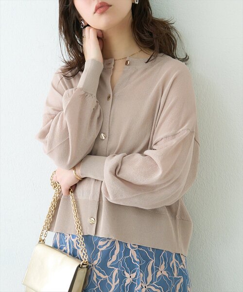 natural couture(ナチュラルクチュール)の「接触冷感金釦シアーカーデ(カーディガン/ボレロ・レディース・イエロー/レッド/ブラック/サックスブルー/グレイッシュベージュ/アイボリー・FREE)」の7枚目の写真