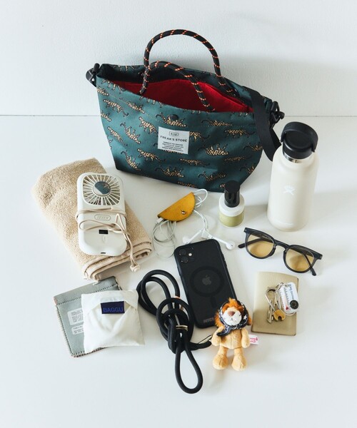 KiU（キウ）の「KiU×FREAK'S STORE/キウ×フリークスストア 別注 2WAY 600D TOTE MINI BAG ミニ トートバッグ 撥水（トートバッグ・レディース・レオパード/ベージュ/ブラック・ONE SIZE）」の15枚目の写真