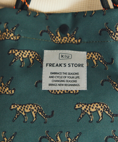 KiU(キウ)の「KiU×FREAK'S STORE/キウ×フリークスストア 別注 2WAY 600D TOTE MINI BAG ミニ トートバッグ(トートバッグ・メンズ・レオパード/ベージュ/ブラック・ONE SIZE)」の5枚目の写真