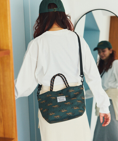 KiU(キウ)の「KiU×FREAK'S STORE/キウ×フリークスストア 別注 2WAY 600D TOTE MINI BAG ミニ トートバッグ(トートバッグ・メンズ・レオパード/ベージュ/ブラック・ONE SIZE)」の13枚目の写真