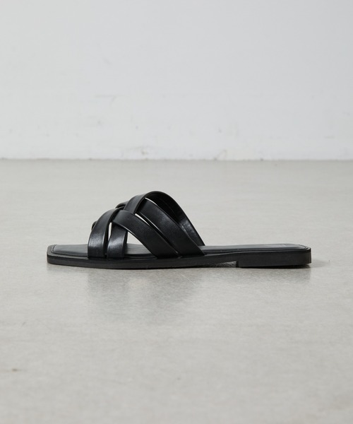 COLONY 2139(コロニートゥーワンスリーナイン)の「クロスアッパーサンダル(サンダル・レディース・キャメル/ブラック・MEDIUM/LARGE)」の13枚目の写真