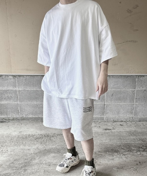YACA(ヤーカ)の「Logo Print Over Tee/ロゴプリントオーバーTシャツ【unisex item】(Tシャツ/カットソー・レディース・ホワイト/ブラック/グレー・FREE/2/1)」の9枚目の写真