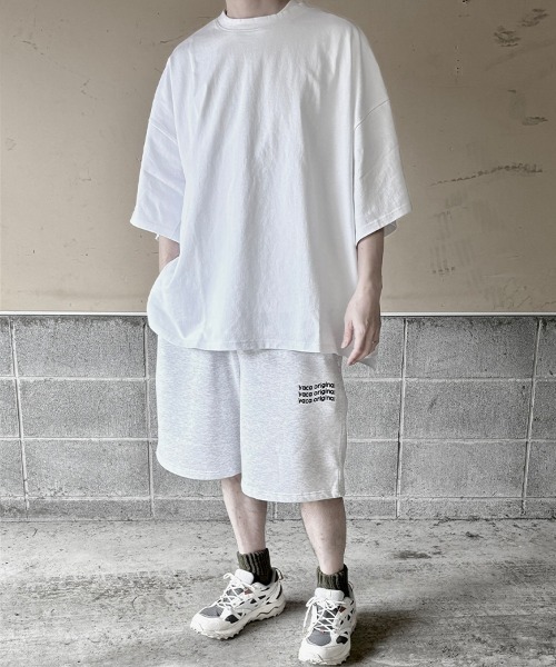 YACA(ヤーカ)の「Logo Print Over Tee/ロゴプリントオーバーTシャツ【unisex item】(Tシャツ/カットソー・レディース・ホワイト/ブラック/グレー・FREE/2/1)」の13枚目の写真