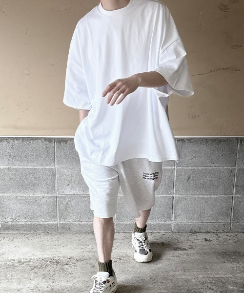 YACA(ヤーカ)の「Logo Print Over Tee/ロゴプリントオーバーTシャツ【unisex item】(Tシャツ/カットソー・レディース・ホワイト/ブラック/グレー・FREE/2/1)」の15枚目の写真