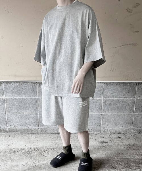 YACA(ヤーカ)の「Logo Print Over Tee/ロゴプリントオーバーTシャツ【unisex item】(Tシャツ/カットソー・レディース・ホワイト/ブラック/グレー・FREE/2/1)」の20枚目の写真
