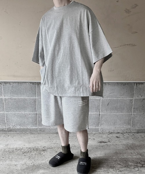 YACA(ヤーカ)の「Logo Print Over Tee/ロゴプリントオーバーTシャツ【unisex item】(Tシャツ/カットソー・レディース・ホワイト/ブラック/グレー・FREE/2/1)」の21枚目の写真