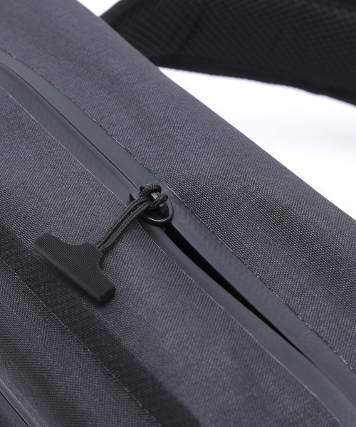 CHROME(クローム)の「CHROME/クローム ウエストバッグ MINI KADET WP ミニ カデット ウォータープルーフ 5L BG395BK(ボディバッグ/ウエストポーチ・メンズ・ブラック・FREE)」の6枚目の写真
