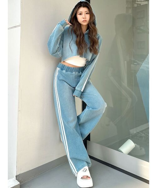 GYDA（ジェイダ）の「GD SIDE 2ラインカットデニムワイドパンツ【SETUP着用可】（その他パンツ・レディース・ライトブルー/ブルー・FREE）」の17枚目の写真