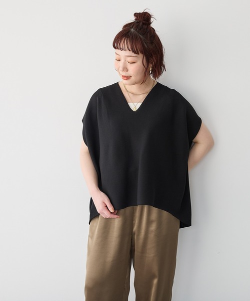 anyfee(エニフィー)の「【anyfee/プラスサイズ】深Vネックコクーンニット(ニット/セーター・レディース・ブラック/ブラウン・LL/3L/4L/5L)」の2枚目の写真