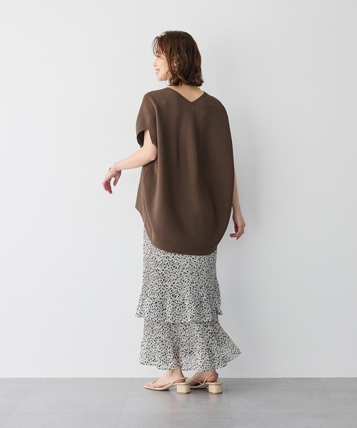 anyfee(エニフィー)の「【anyfee/プラスサイズ】深Vネックコクーンニット(ニット/セーター・レディース・ブラック/ブラウン・LL/3L/4L/5L)」の8枚目の写真