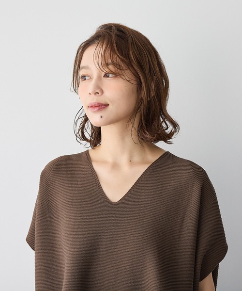 anyfee(エニフィー)の「【anyfee/プラスサイズ】深Vネックコクーンニット(ニット/セーター・レディース・ブラック/ブラウン・LL/3L/4L/5L)」の17枚目の写真