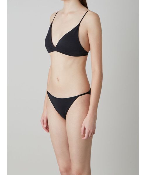 UNDERSON UNDERSON（アンダーソン アンダーソン）の「ファッショントライアングルブラ（ブラジャー・レディース・ブラック/ナチュラル・0/1/2）」の7枚目の写真