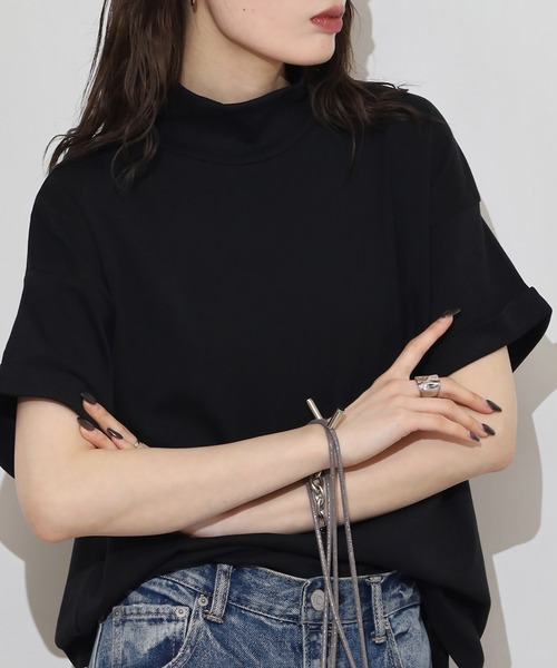 atONE(アットワン)の「ハイネック半袖カットソー(Tシャツ/カットソー・レディース・ネイビー/ブラック/グレイッシュベージュ/チャコールグレー/オフホワイト・M-L/LL~3L/4L~5L)」の3枚目の写真