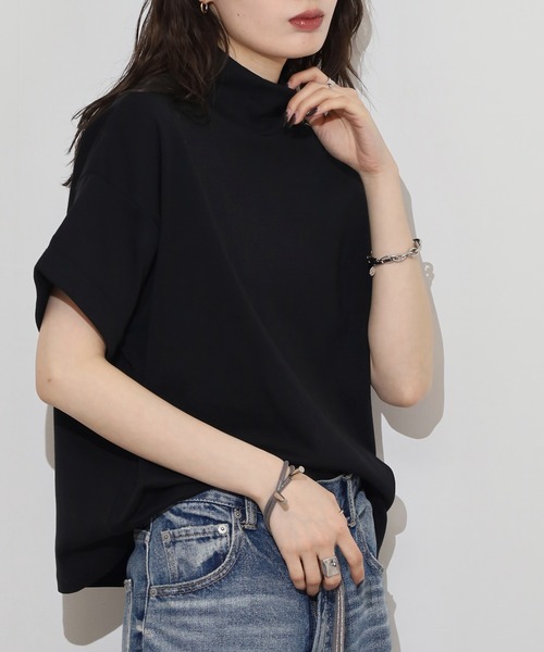atONE(アットワン)の「ハイネック半袖カットソー(Tシャツ/カットソー・レディース・ネイビー/ブラック/グレイッシュベージュ/チャコールグレー/オフホワイト・M-L/LL~3L/4L~5L)」の6枚目の写真