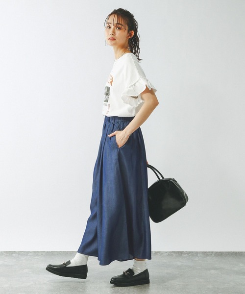 GLOBAL WORK（グローバルワーク）の「エアリーリラックスデニムフレアワイドパンツ/322179（その他パンツ・レディース・ネイビー系8/ブラック/ブルー系その他3・LARGE/MEDIUM/SMALL）」の17枚目の写真