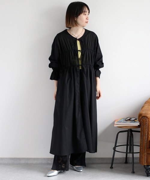 cepo(セポ)の「リボンギャザーシアーワンピース(シャツワンピース・レディース・ブラック/オフホワイト/レッド・M)」の1枚目の写真