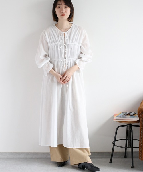 cepo(セポ)の「リボンギャザーシアーワンピース(シャツワンピース・レディース・ブラック/オフホワイト/レッド・M)」の4枚目の写真