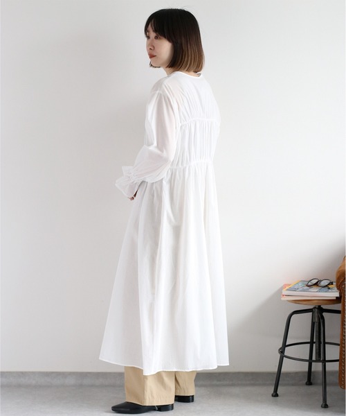 cepo(セポ)の「リボンギャザーシアーワンピース(シャツワンピース・レディース・ブラック/オフホワイト/レッド・M)」の6枚目の写真