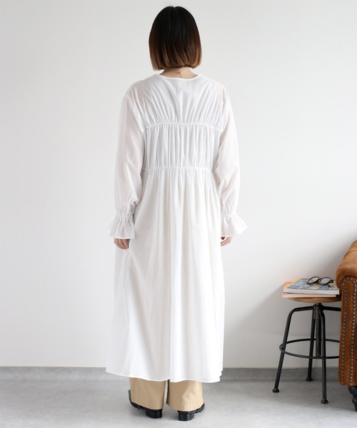 cepo(セポ)の「リボンギャザーシアーワンピース(シャツワンピース・レディース・ブラック/オフホワイト/レッド・M)」の7枚目の写真