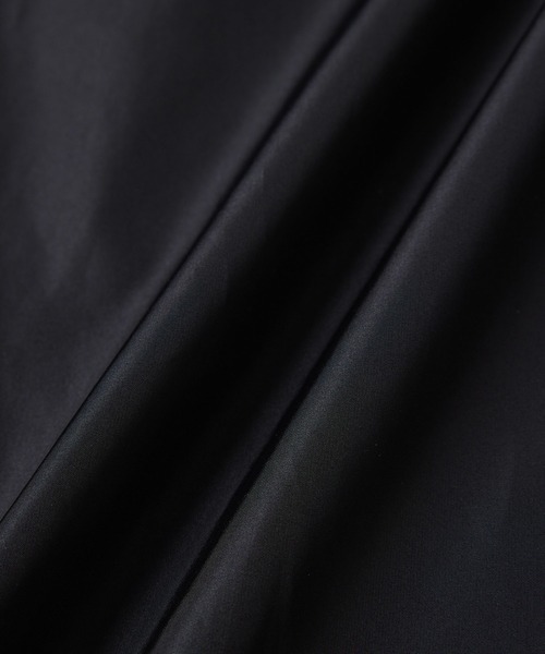 ADAM ET ROPE'（アダムエロペ）の「【定番人気】シャイニータフタ撥水ロンパース（つなぎ/オールインワン・レディース・ベージュ/ブラック・FREE）」の13枚目の写真