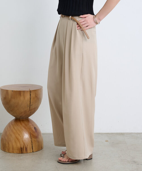 Jena espace merveilleux(ジェナ エスパスメルヴェイユ)の「【サイズ展開あり】ループ付きトロミワイドパンツ(その他パンツ・レディース・ブラック/ベージュ/アイボリー・1/2)」の13枚目の写真