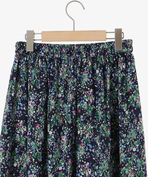 le.coeur blanc（ルクールブラン）の「《手洗い可能》フラワープリントギャザーフレアスカート（スカート・レディース・ベージュ系その他3/ブルー系その他4・38）」の16枚目の写真