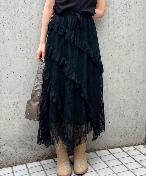 FOREVER 21（フォーエバー トゥエンティーワン）の「【2025SS】レースフリルロングスカート（スカート・レディース・ブラック/ホワイト系その他・FREE）」の2枚目の写真