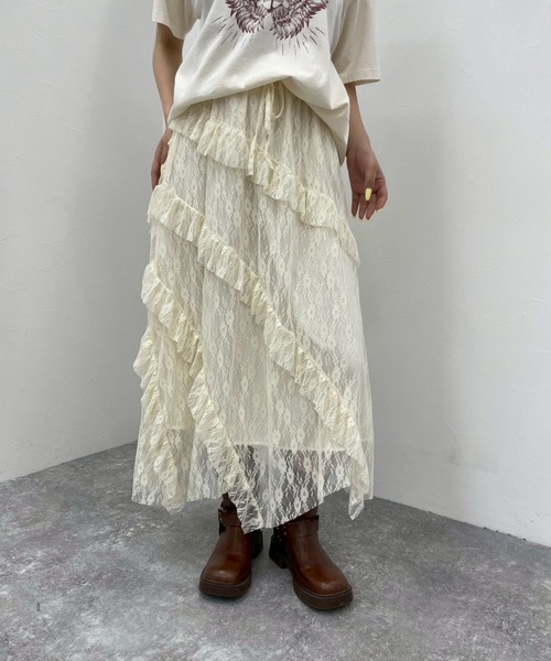 FOREVER 21（フォーエバー トゥエンティーワン）の「【2025SS】レースフリルロングスカート（スカート・レディース・ブラック/ホワイト系その他・FREE）」の5枚目の写真